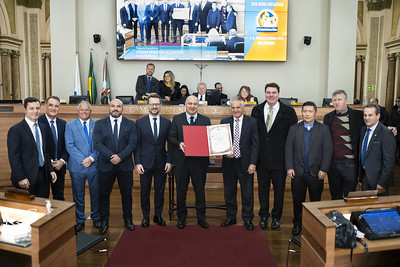 Federação Paranaense de Futebol recebe homenagem na Câmara