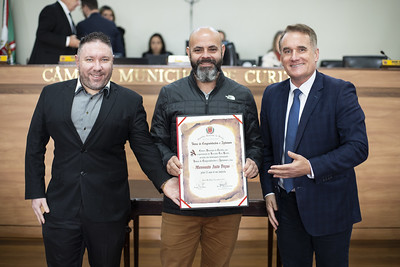 Tico Kuzma entrega votos a Messauto Autopeças