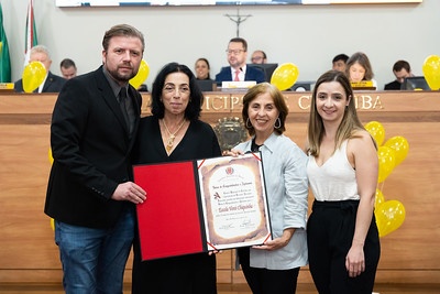 Leprevost entrega homenagem à escola da Vovó Chiquinha