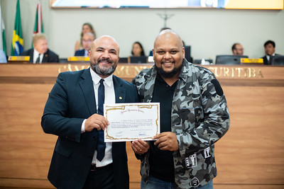 João da 5 Irmão homenageia proprietário da Operseg