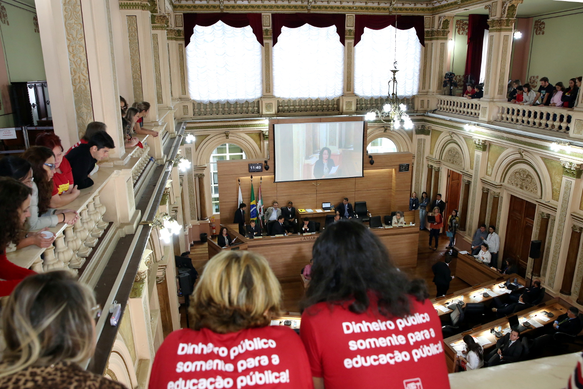 Abono de faltas marca debate do reajuste ao funcionalismo