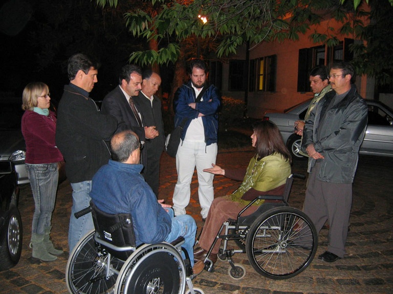 Aladim participa de reunião sobre calçadas 