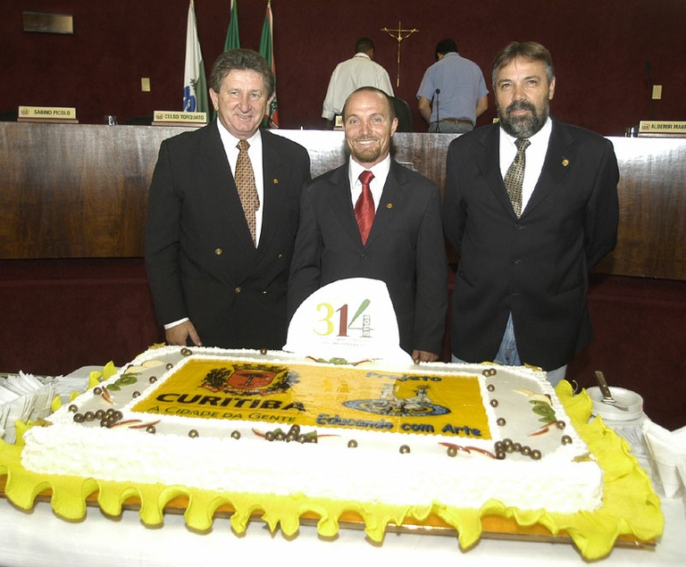 Aniversário de Curitiba comemorado na Câmara 