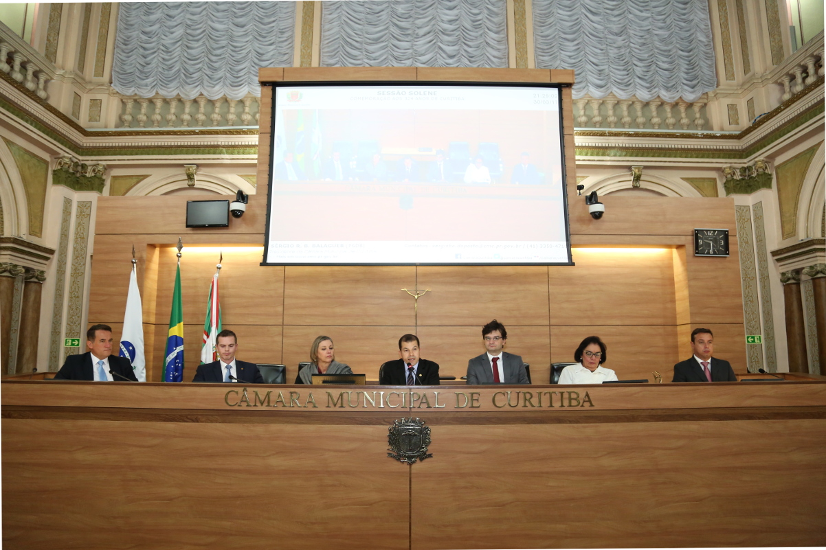 Aniversário de Curitiba tem homenagem a 32 personalidades da capital