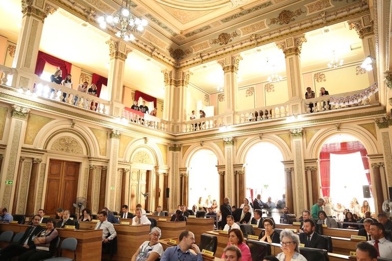 Aprovado ingresso de Curitiba na Confederação Nacional de Municípios