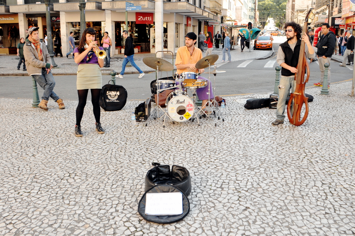 Artistas de rua podem ter que mudar de local a cada duas horas