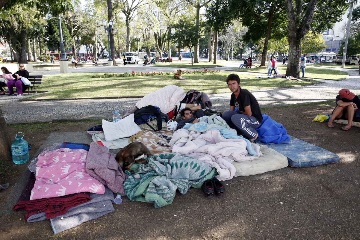 Atendimento a moradores de rua gera polêmica em plenário