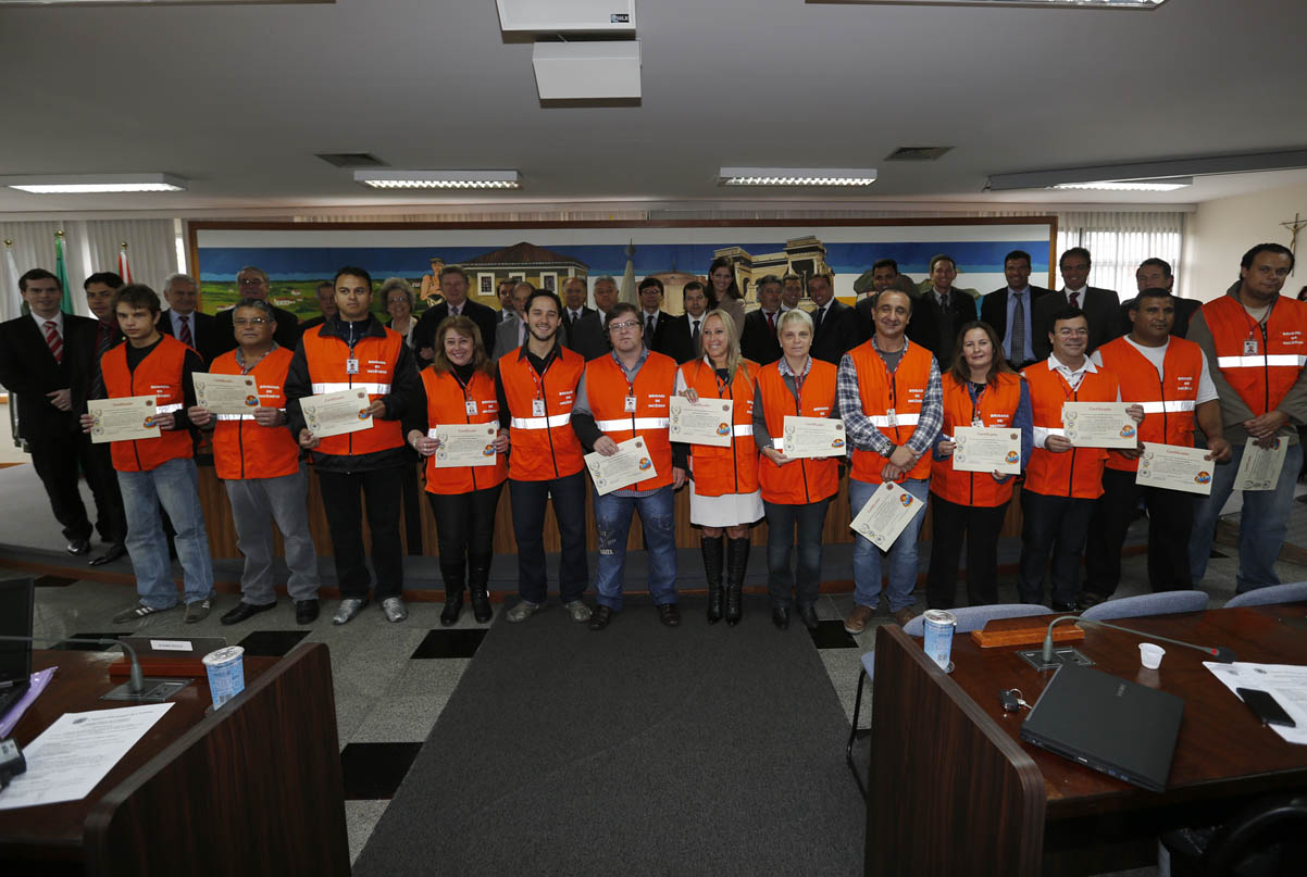 Brigadistas da Câmara apresentam trabalho aos vereadores 