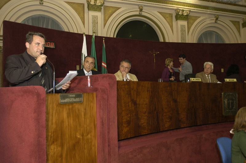 Câmara aprova cidadania a médico argentino 