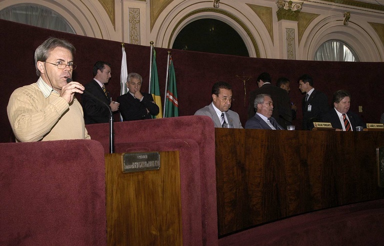 Câmara aprova mudança na lei do serviço funerário 