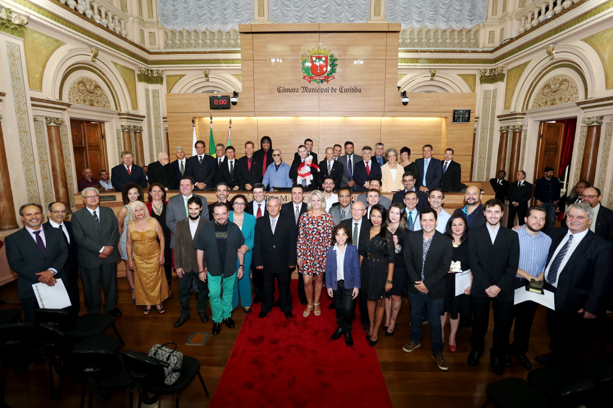 Câmara comemora aniversário de Curitiba e entrega prêmios