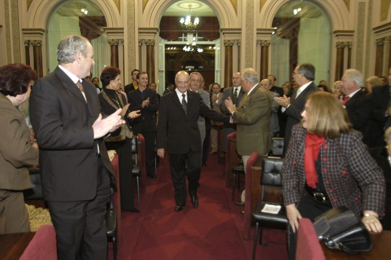 Câmara dá cidadania ao médico Bigarelli 