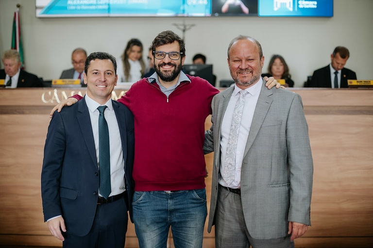 Câmara de Curitiba aprova apoio ao Congresso Internacional de Felicidade