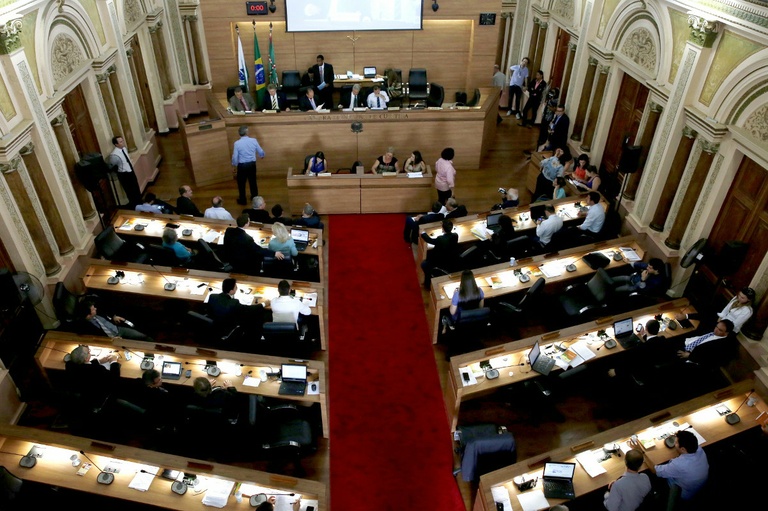 Câmara de Curitiba aprova reajustes no IPTU e ITBI