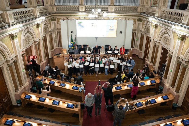 Câmara de Curitiba comemora o jubileu do curso de Enfermagem da UFPR