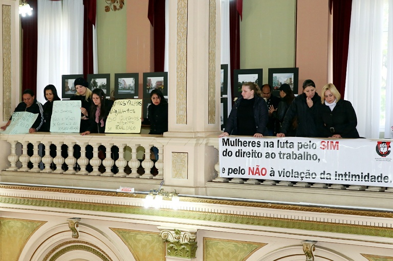 Câmara de Curitiba mantém veto do Executivo à Lei das Vigilantes