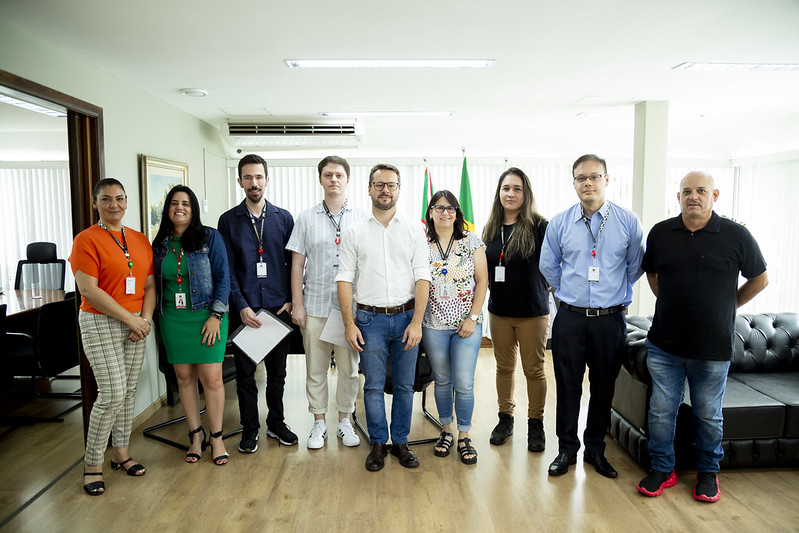 Câmara de Curitiba reforça quadro de servidores