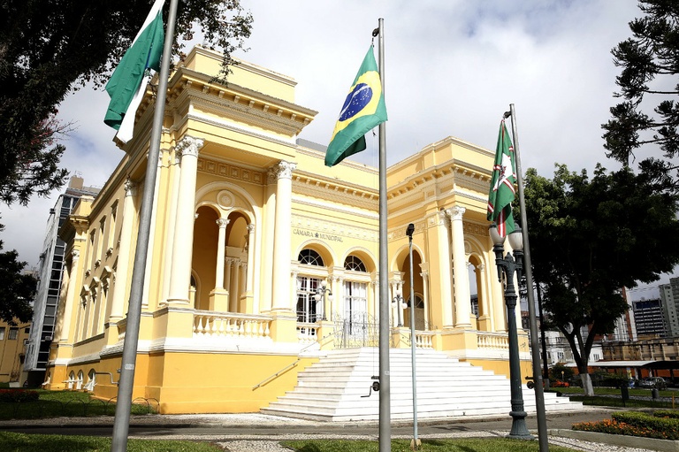 Câmara de Curitiba sedia encontro com legislativos da RMC e do litoral