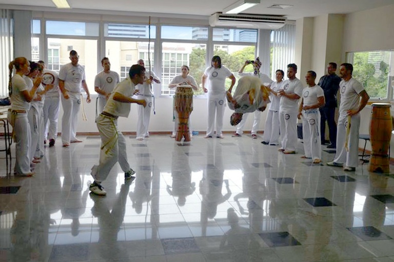 Câmara debate Consciência Negra em evento com capoeira e conscientização