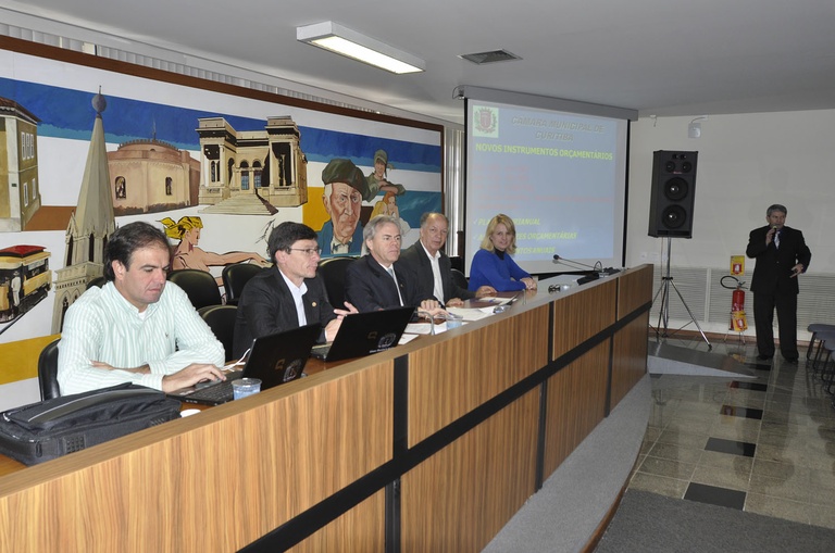 Câmara debate Orçamento 2012 em audiência pública 