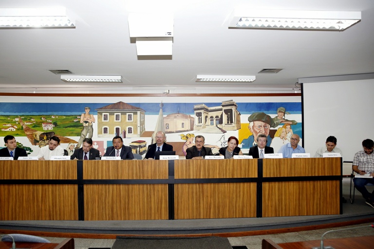 Câmara debate proposta de reforma política democrática