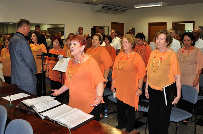 Câmara homenageia 25 mulheres da cidade de Curitiba