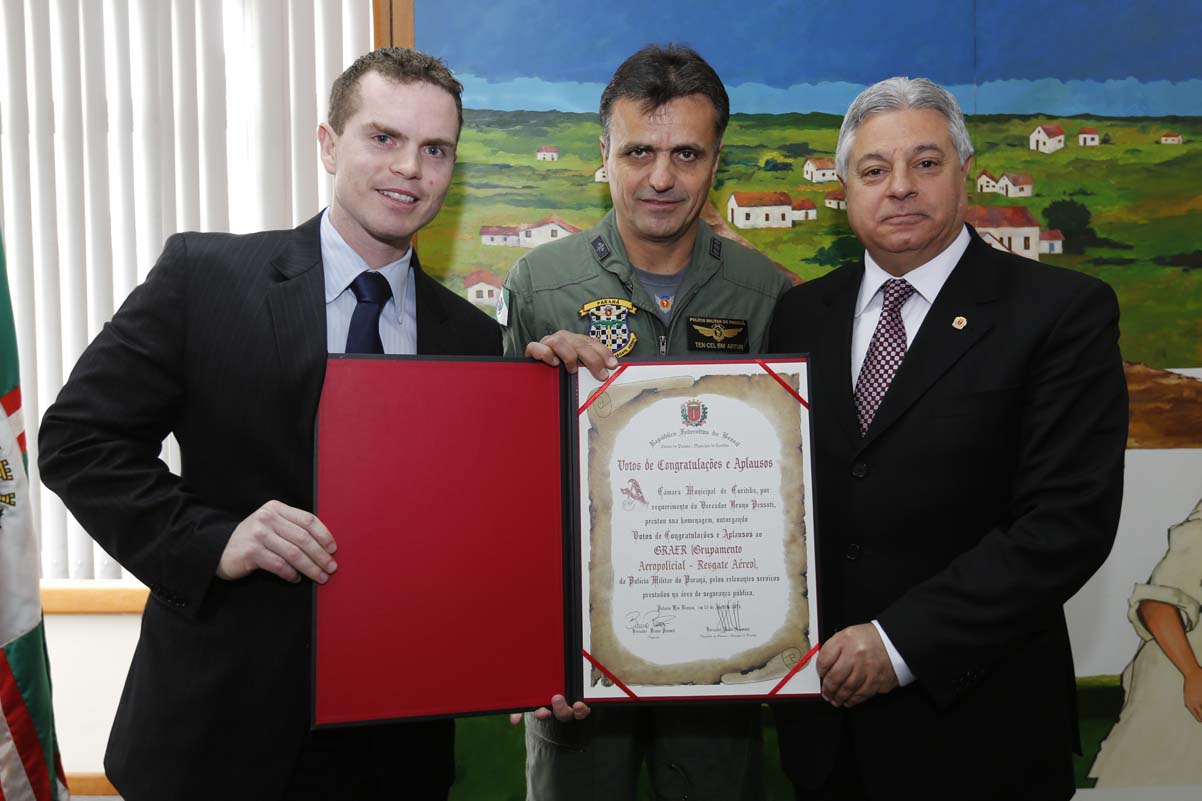 Câmara homenageia grupo de resgate aéreo da PM-PR 