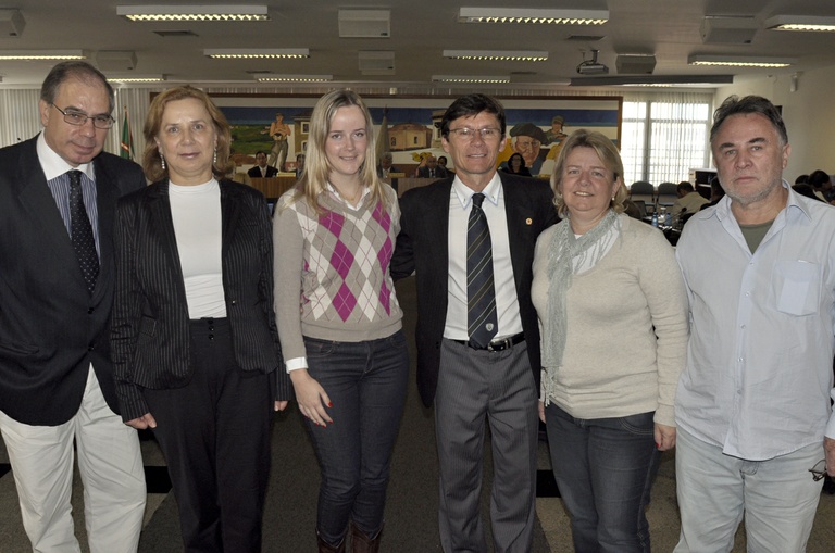 Câmara homenageia jornalista Claudio Feldens 