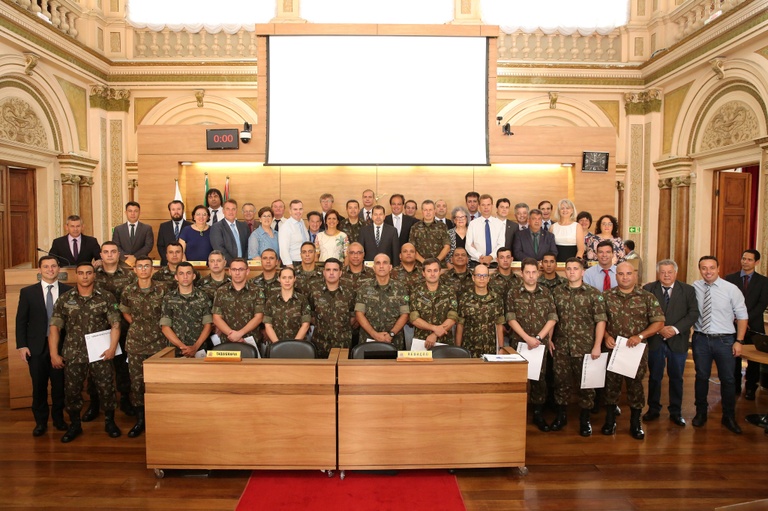 Câmara homenageia militares que participaram da Operação Acolhida