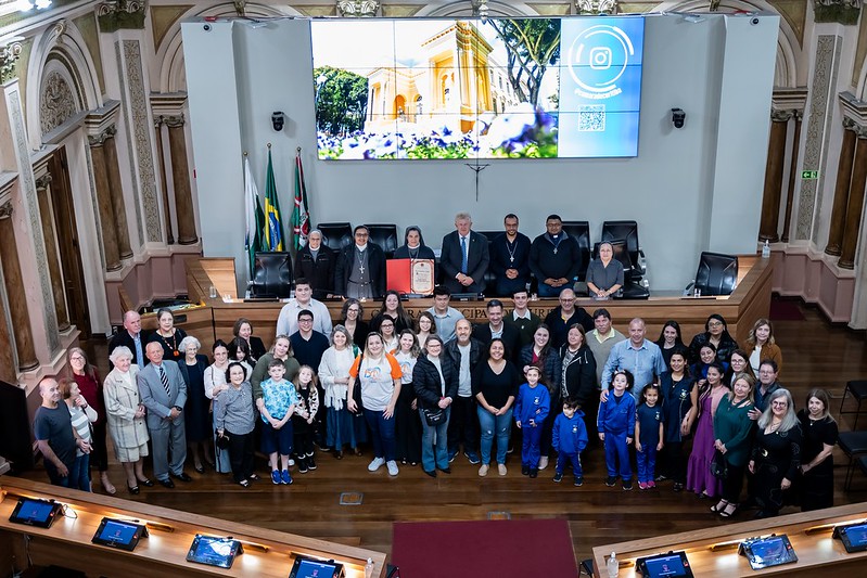 Câmara homenageia os 150 anos da Congregação Filhas da Sagrada Família de Nazaré 