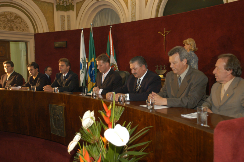 Câmara Municipal homenageia Femoclam 