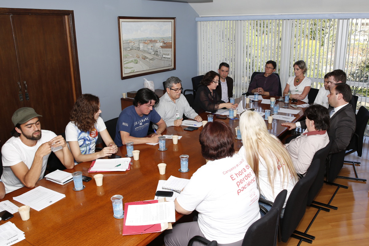 Câmara, Prefeitura e magistério discutem plano de carreira