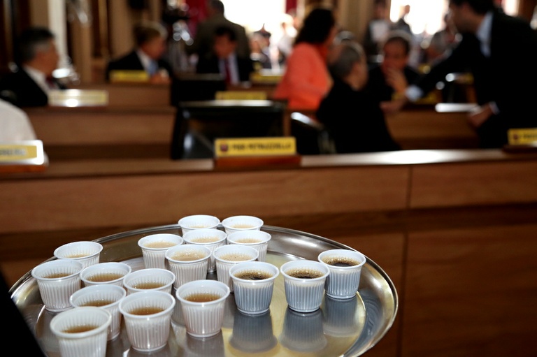 Câmara prepara licitação para compra de café, açúcar e chá mate