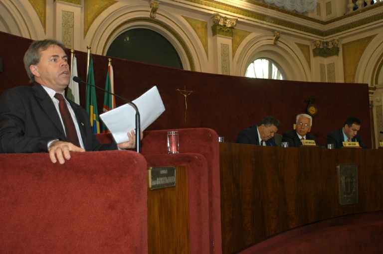 Câmara proíbe o uso do cerol 