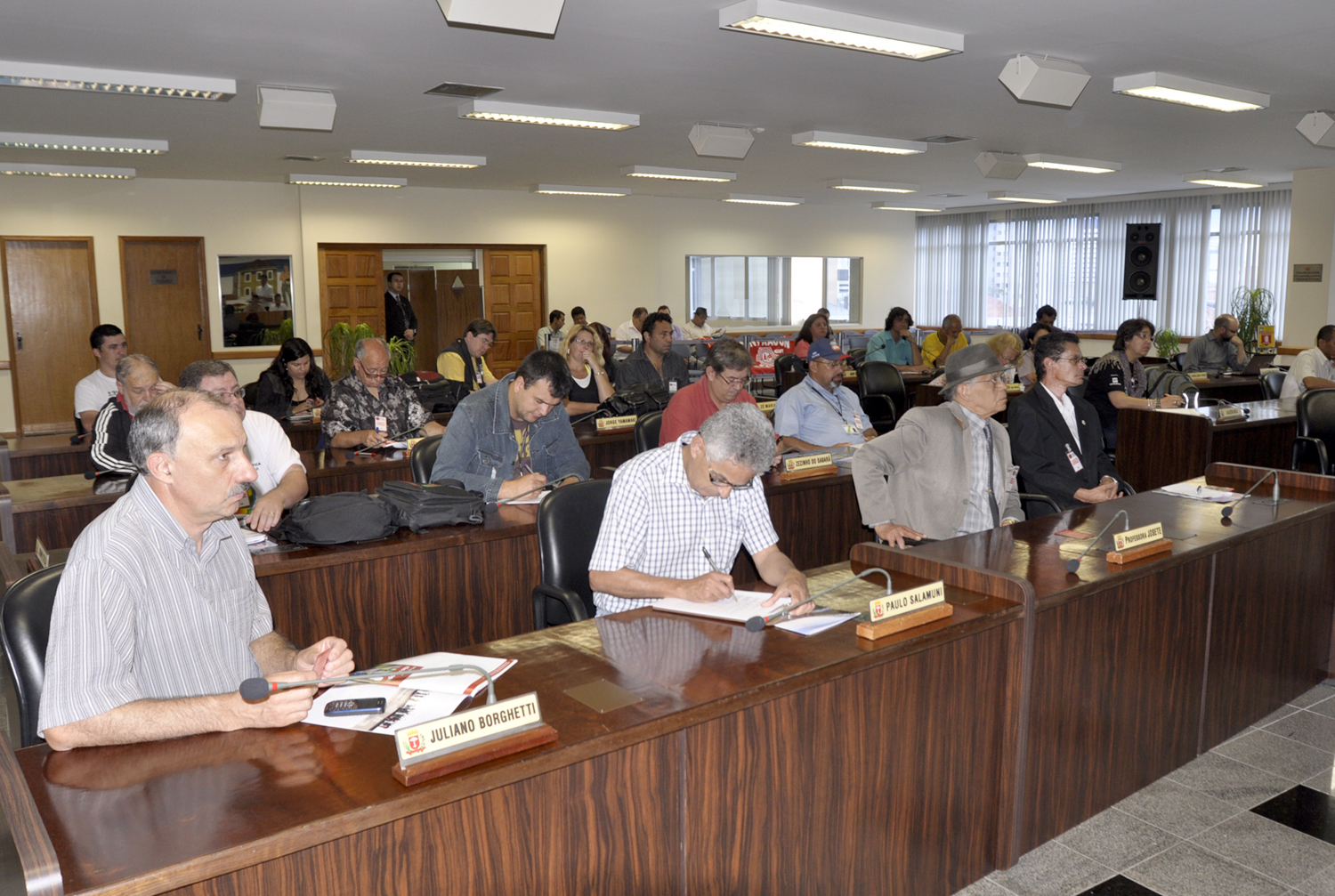 Câmara promove debate sobre relações de trabalho em grandes obras 