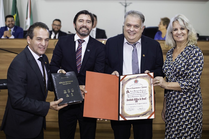 Câmara promove homenagem aos 75 anos da Sociedade Bíblica do Brasil