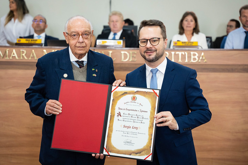 Câmara homenageia ex-cônsul honorário da Costa Rica