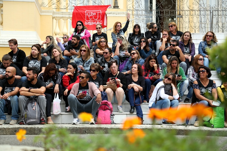 Câmara recebe servidores do magistério em estado de greve