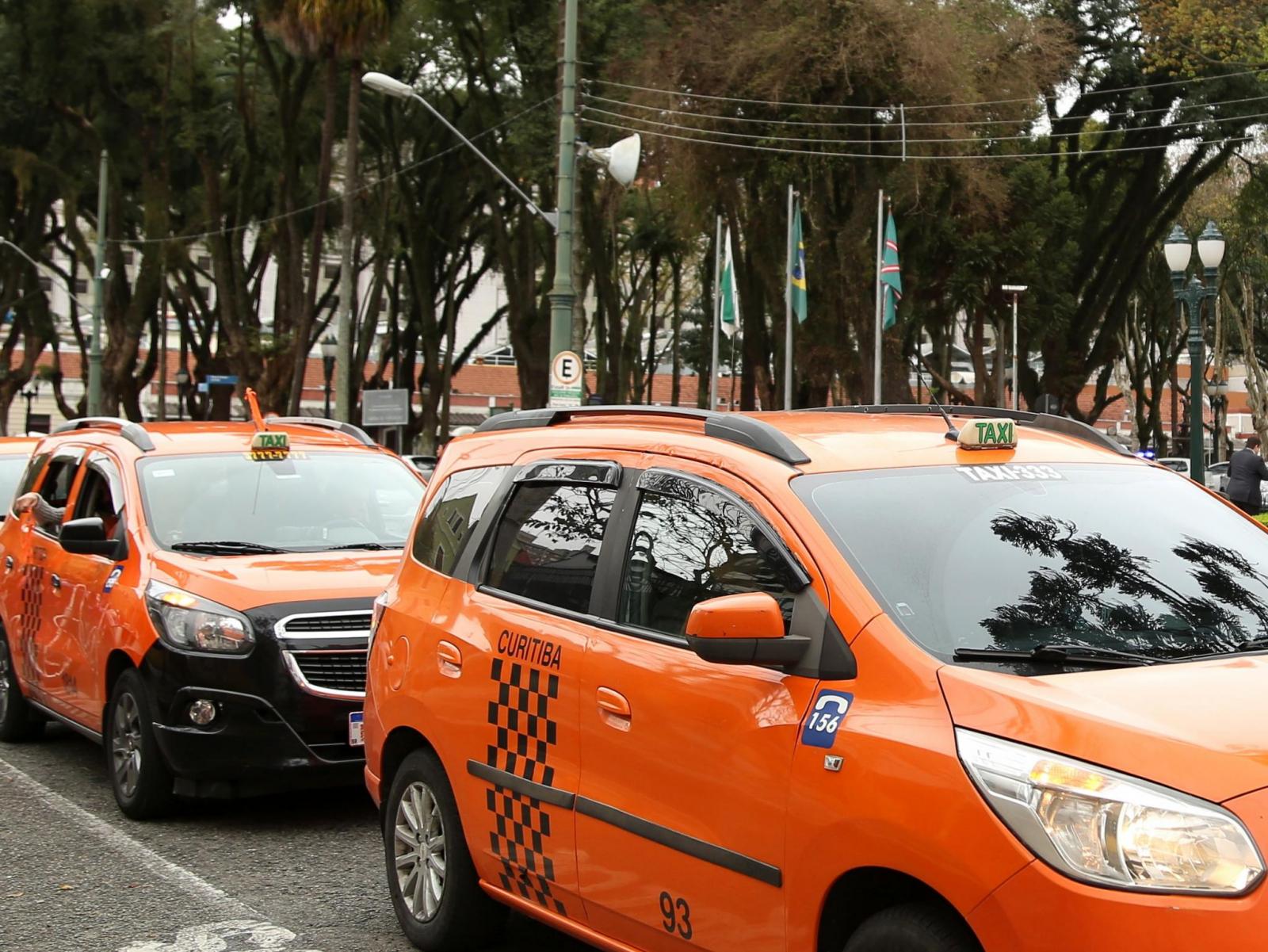 Câmara Municipal retoma debate sobre vida útil dos táxis de Curitiba