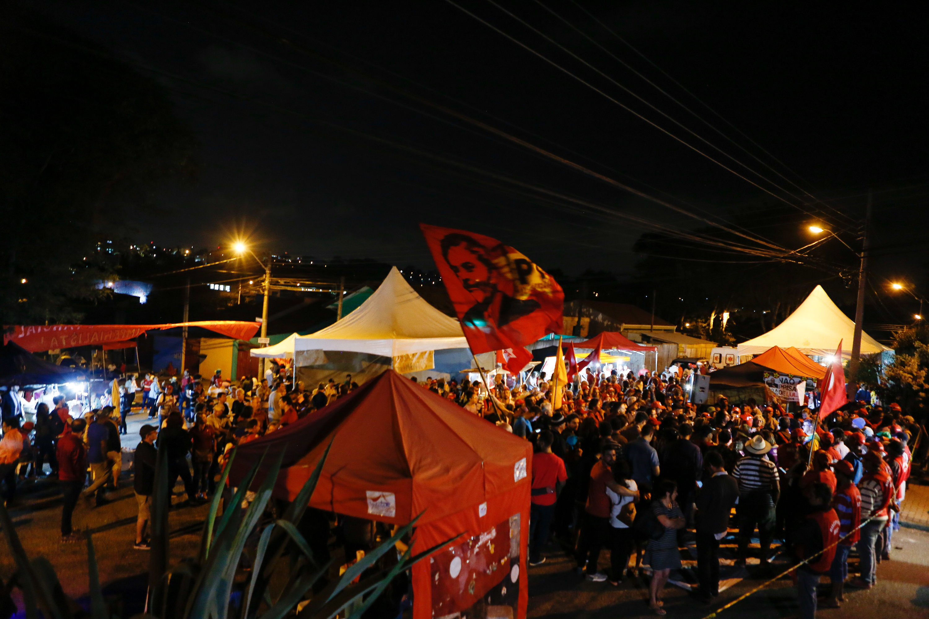 Câmara tem defesa e críticas a manifestantes pró-Lula