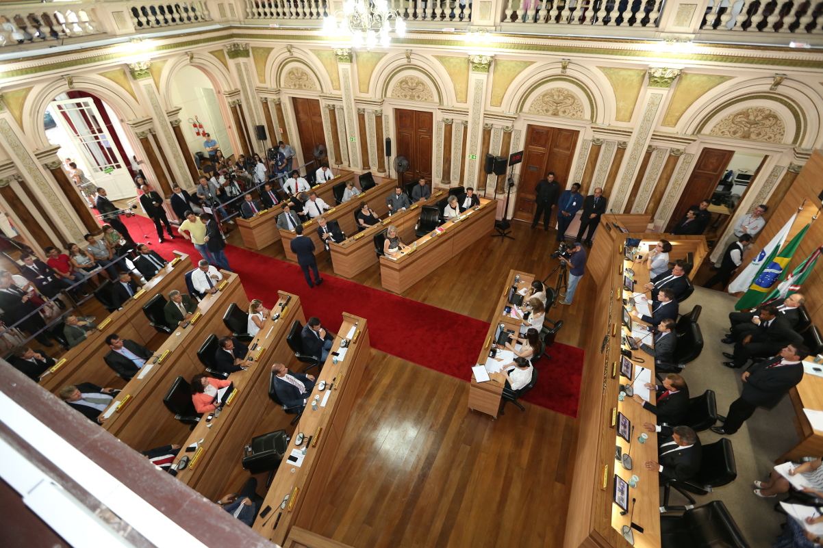 Câmara vota criação de quatro frentes parlamentares