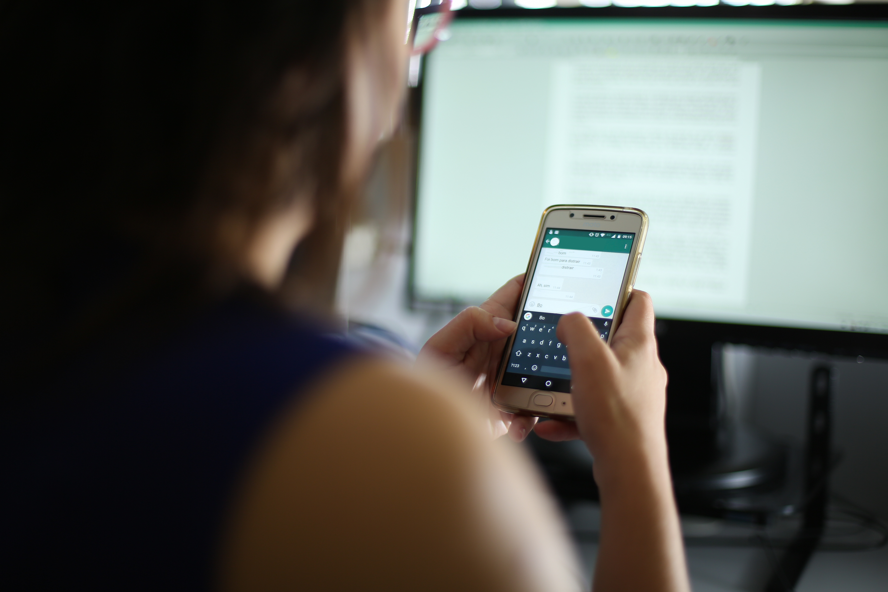 Celular pode ser proibido a servidores nas repartições públicas