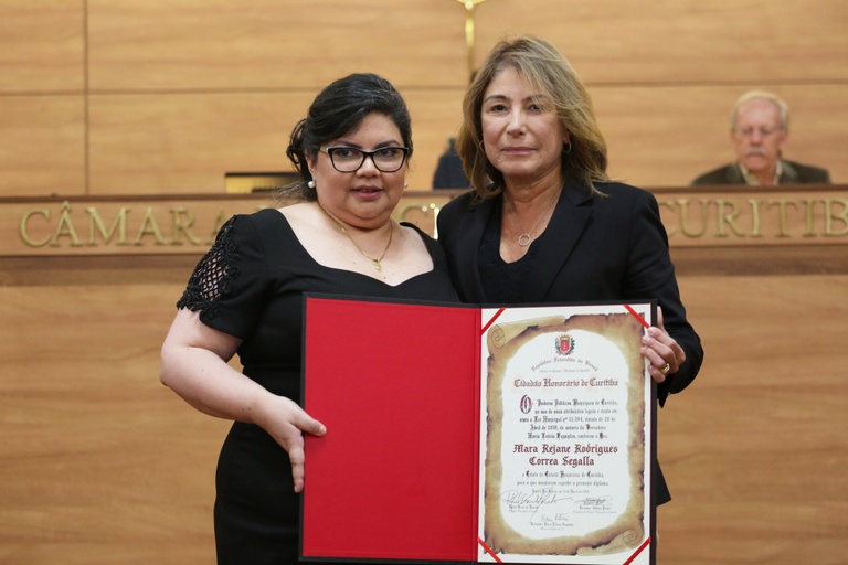 Cidadania Honorária é concedida à médica Mara Rejane Segalla