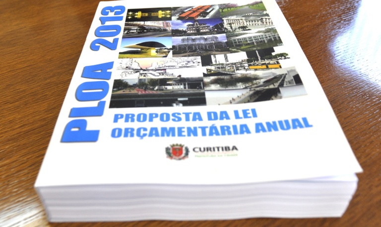 Comissão analisa admissibilidade do projeto da LOA 2013 