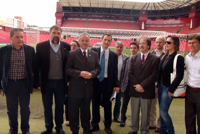 Comissão da Copa acompanha visita técnica na Arena 