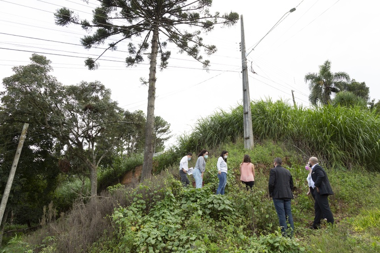 Comissão de Economia visita terreno proposto em permuta com Município