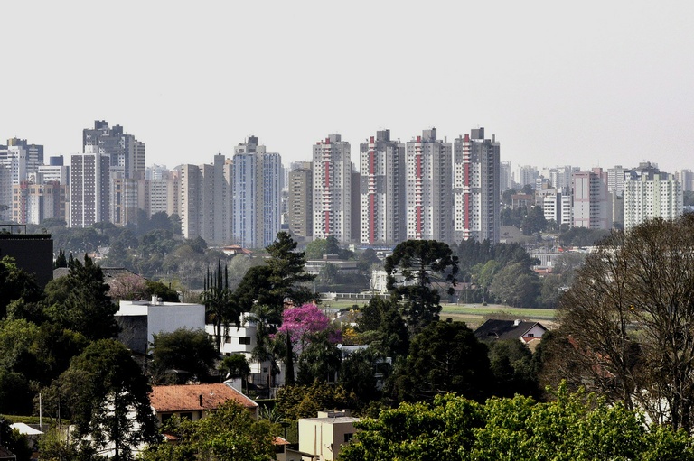 Comissão de Legislação analisa criação do IPTU Verde em Curitiba