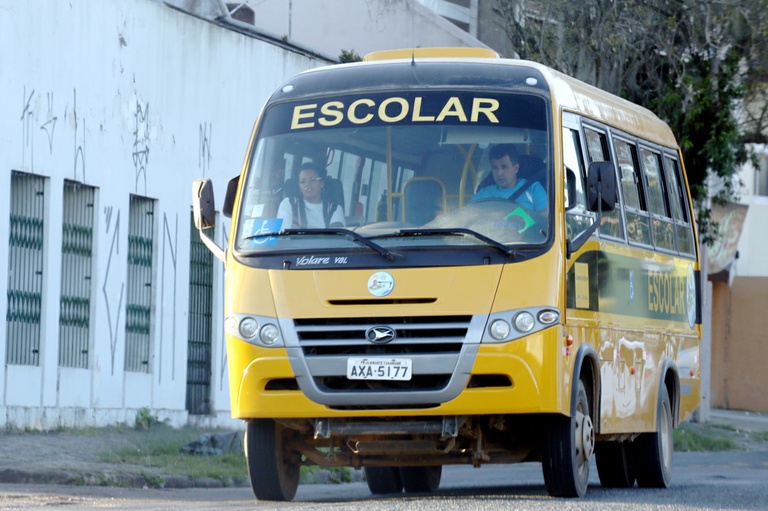 Comissão de Legislação discute rastreadores em veículos escolares