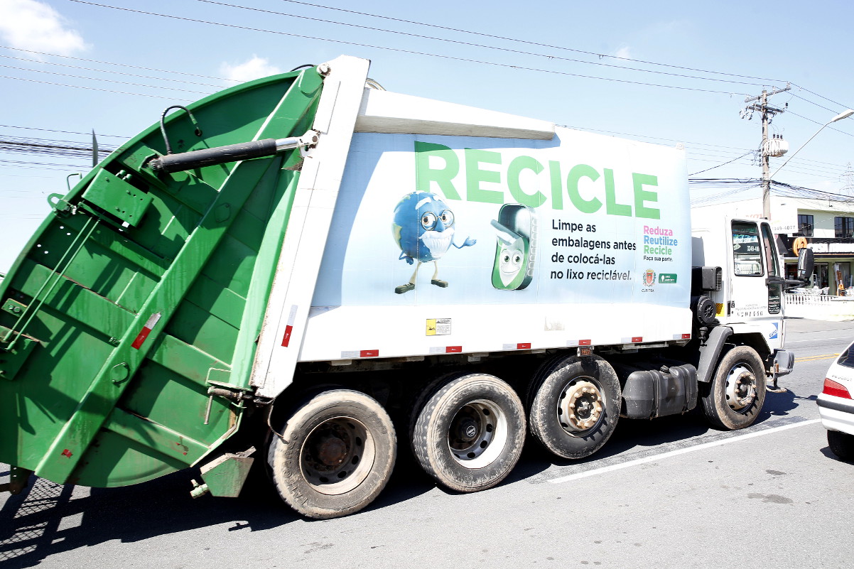 Comissão de Meio Ambiente analisa GPS nos caminhões de lixo