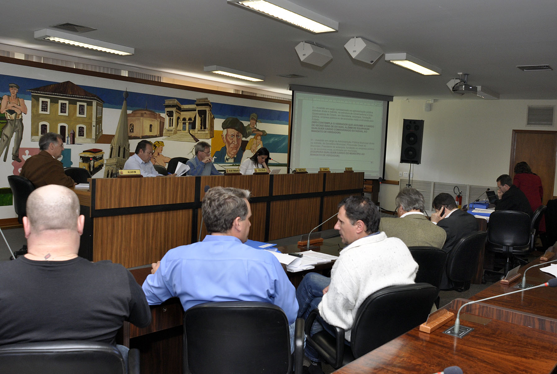 Comissão de Revisão da LOM dá continuidade aos trabalhos 